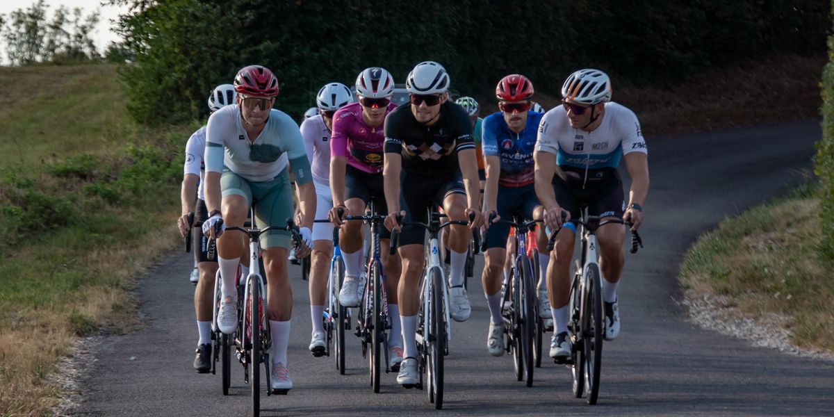 Le groupe du Social Ride Copains du Bike, sortie vélo route dans le Jura